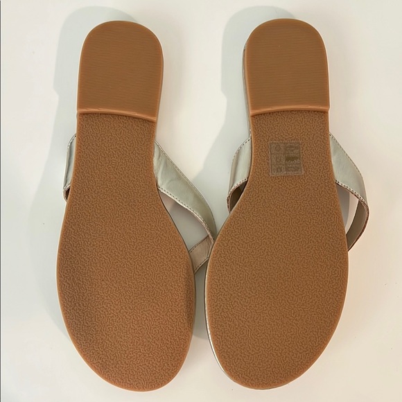 Jack Rogers Women's Gold Sandals - Picture 4 of 6